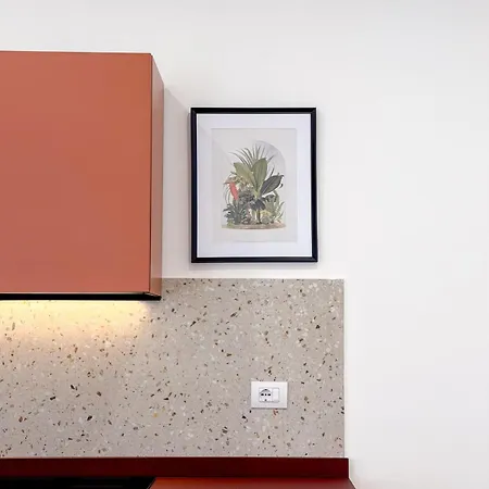 아파트 Orange In The Heart Of *