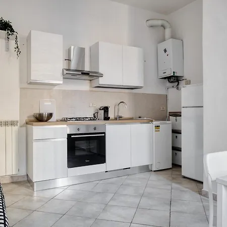 Domusmi Fioravanti 12 Apartmán