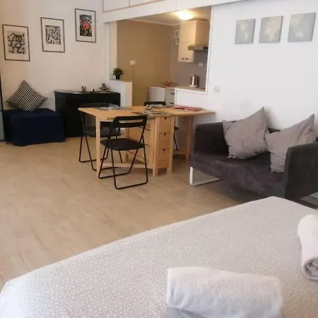 Bright Open Space In The Mm1 Pasteur Area *