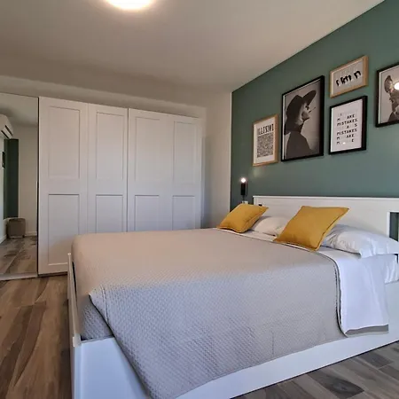 Апартаменты Bright With Terrace And Free Parking *