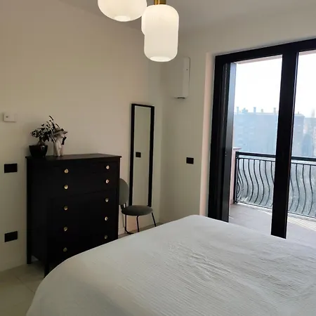 Апартаменты Bilocale Moderno Con Doppia Terrazza A Corvetto M3 *