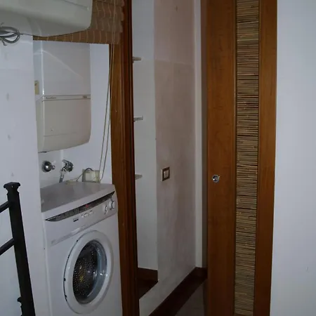 Bilocale A Porta Venezia Apartament