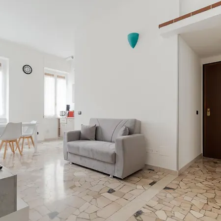 דירה Guesthost - Cozy Varesina Area