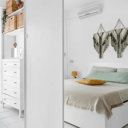 Casa Sibilla - Balcony Apartment, 7min Linate & Arena, Fast Wifi