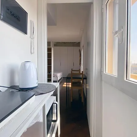 Bright With Balcony Near The Station Милан