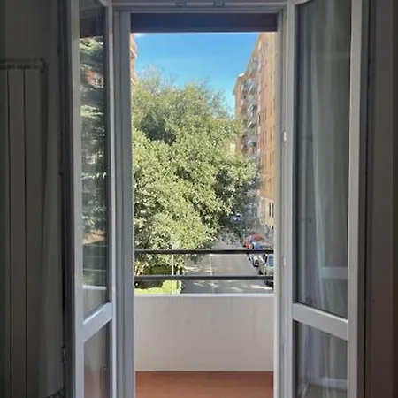 - Luna 2 Apartment *