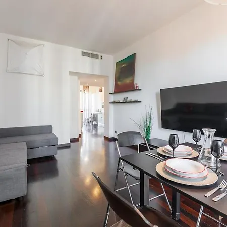 Designer Between Brera And Arco Apartment