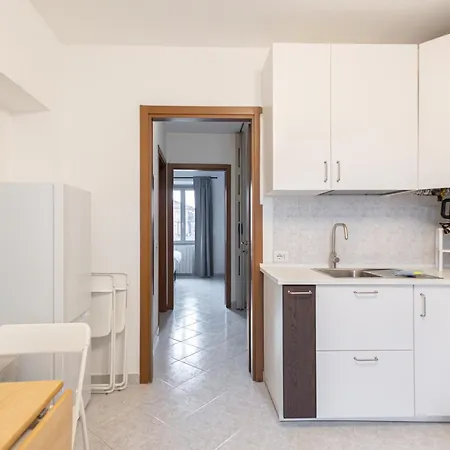 Moderno Bilocale In Via Tortona A 500m Dai Navigli Apartman Milánó