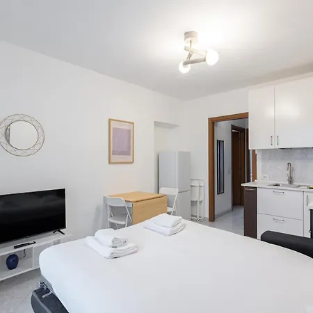 Moderno Bilocale In Via Tortona A 500m Dai Navigli *