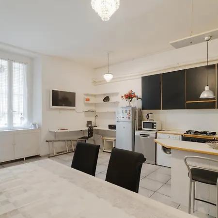 Guesthost - Cozy Near Mm1 Апартаменты Милан