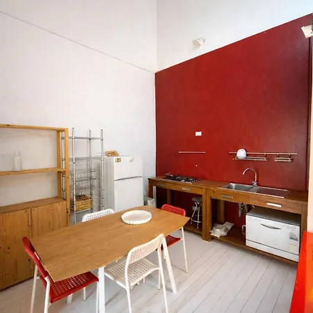 Loft-porta Romana Old Lägenhet