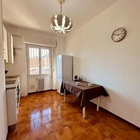 Appartamento Modern Two-room Near M4 And Linate