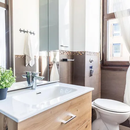 Duomo 5 Min Walk - 2 Bedrooms With Netflix, Wifi Lejlighed *