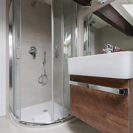 Design In Legno & Atmosfera Calda Bilocale 20m Dai Navigli Lejlighed Milano