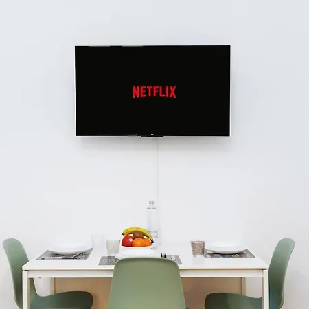 Elegance & Comfort I Balcony I Metro 200m 公寓