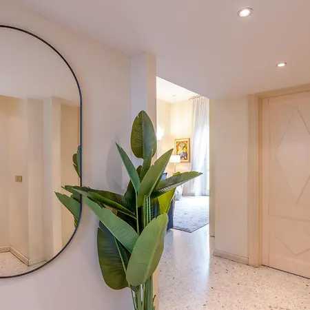 Three-room Flat With Balcony In Porta Romana Milano