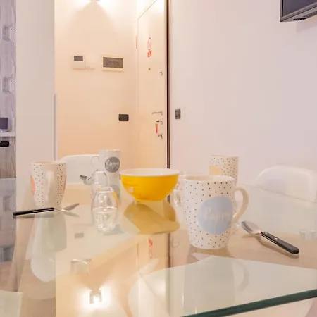 Duomo - New Bright アパート *