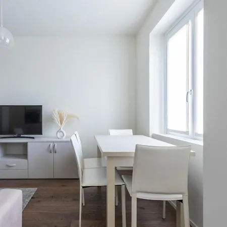아파트 Stayeasy Santa Sofia 8-c - Duomo 2br Design Flat 밀라노