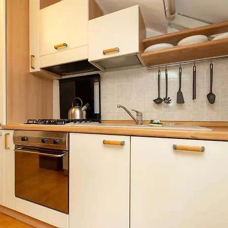 Daire Cozy Attic With Terrace And Ac And Wifi Milano