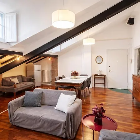 Apartamento Bright Attic 120sqm In Garibaldi Quarter Milão