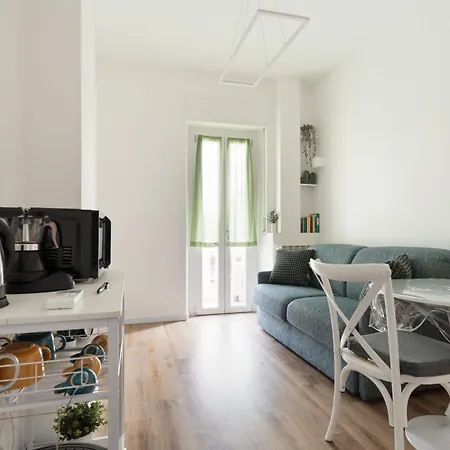 Guesthost - Comfy Balcony X4 Turro * Milán