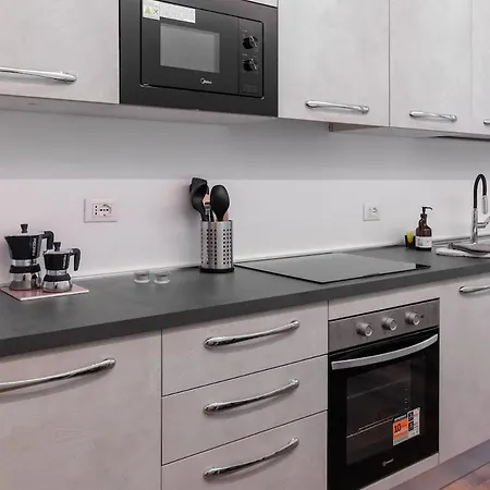 Cinzia's House - 5 Minutes From The Metro Apartmán Milán