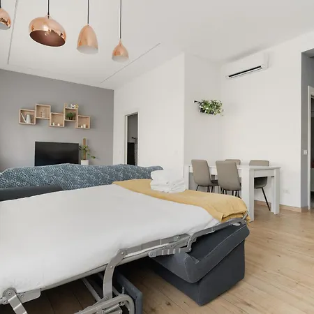 アパート Guesthost - Stylish Forlanini M4