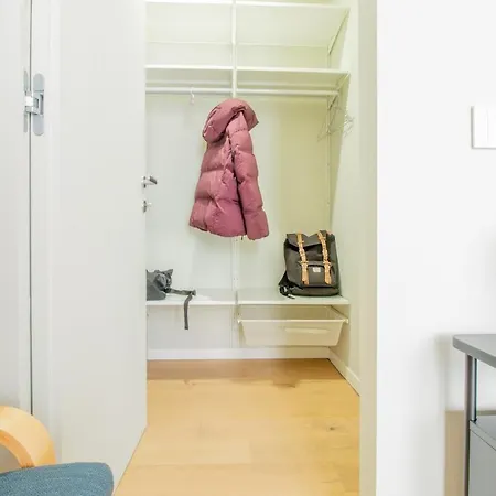 Private Parking In Chinatown - Bright Pearl *