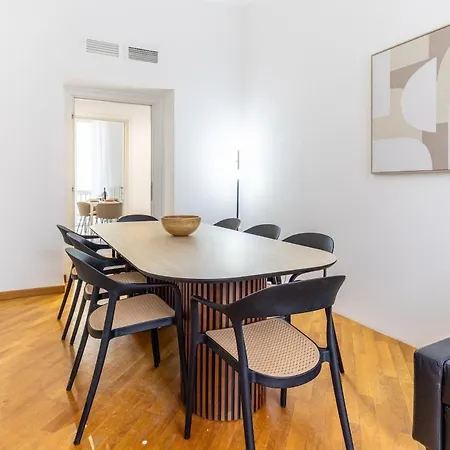 Duomo 15 Min Walk - Historic Center, 4 Bedrooms And 2 Terrace Lejlighed Milano