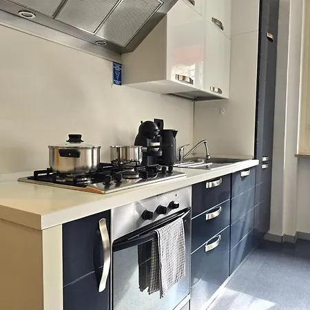 Yr - Nolo Apartmán *