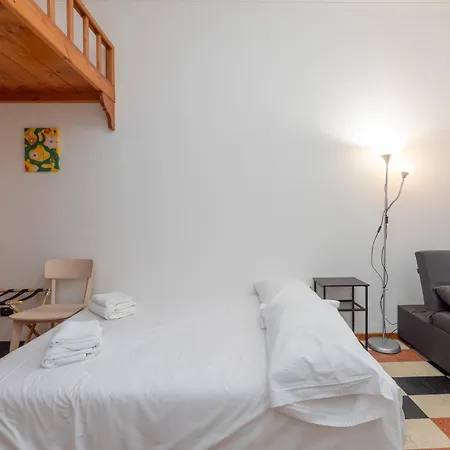 I-host - Vallarsa 22 Milano