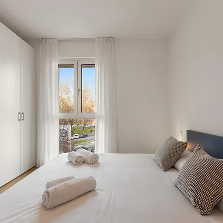 Bilocale Con Terrazzo Vicino M1 - San Siro Апартаменты *