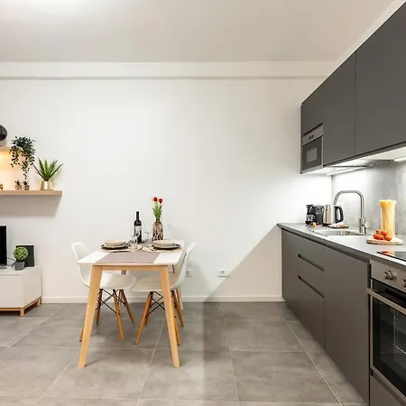 Design - Navigli & Darsena At 2 Min Апартаменты Милан