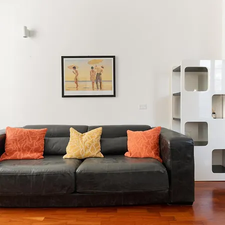 Guesthost - Comfy Terrazza Farini In Derganino מילאנו