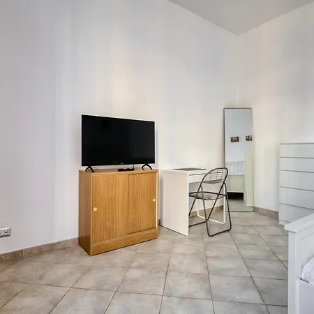 Domusmi Fioravanti 12 Apartmán