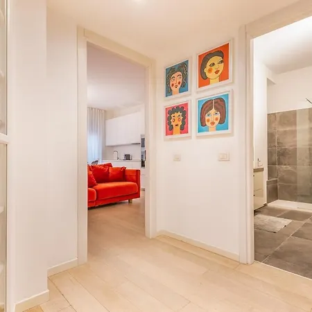 Fara- Train Station 5'-linate Airport 14' * 밀라노