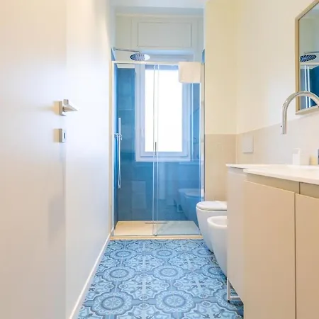 Spacious And Bright 2bdr, 2 Bathrooms Milánó