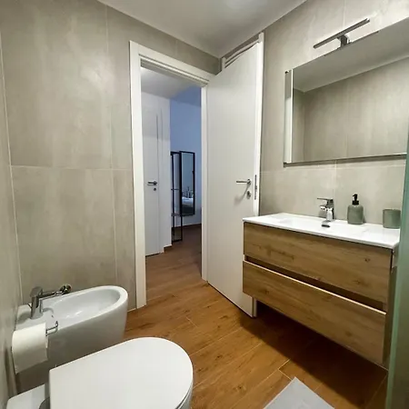 - Luna 2 Apartment *