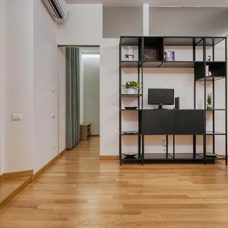 Hostmate - - Farini's Charm - Isola