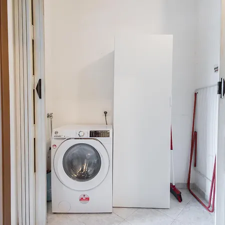 Moderno Bilocale In Via Tortona A 500m Dai Navigli Mailand