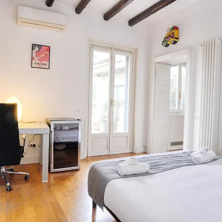 Lejlighed Duomo Charming Maison With Private Terrace - A Unique Milanese Experience Milano