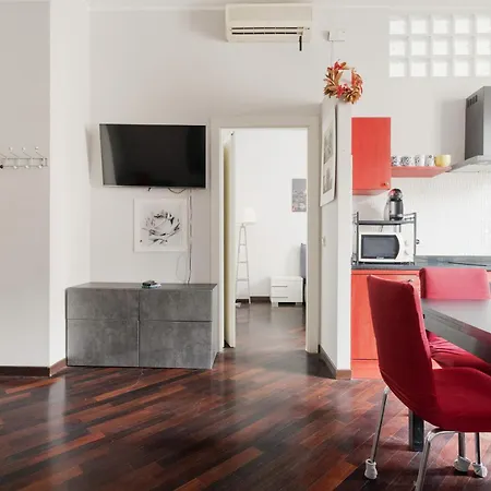 Guesthost - Cozy Balcony Meda * Milan