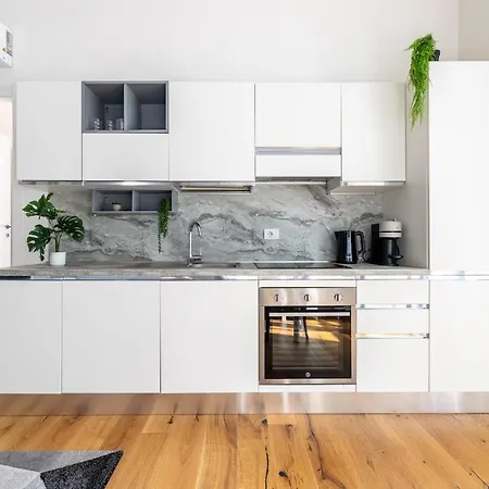 Appartamento Duomo-navigli 8 Min Walk - With Terrace Milano