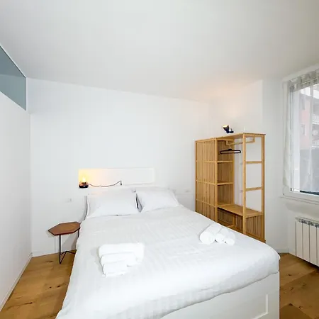 Modern Two-room With Balcony 2km From The Center 아파트