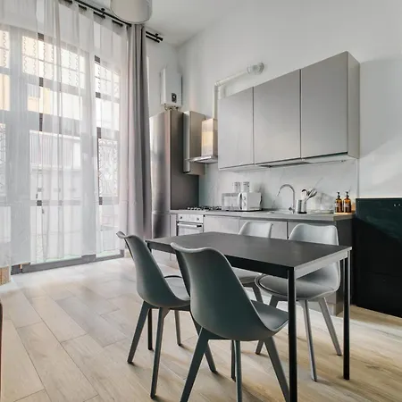 Domusmi Tadino 30 * Milão