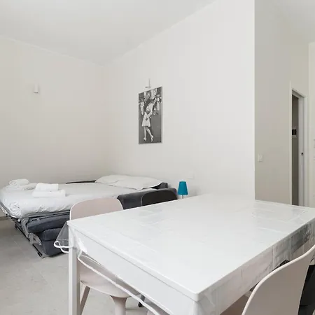 Guesthost - Comfy Near Gambara Mm1 Daire Milano