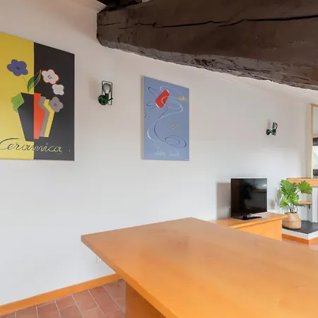 Design In Legno & Atmosfera Calda Bilocale 20m Dai Navigli Lejlighed