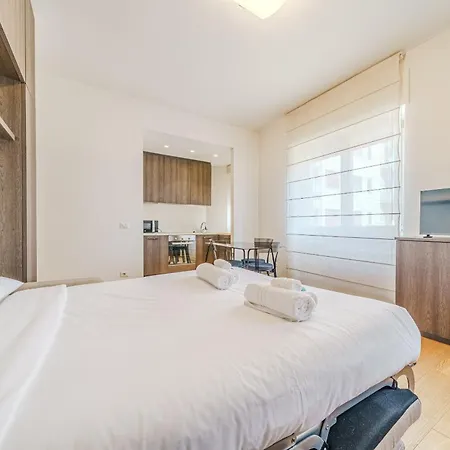 Andrea Flat - Near Metro & Wi-fi ميلان