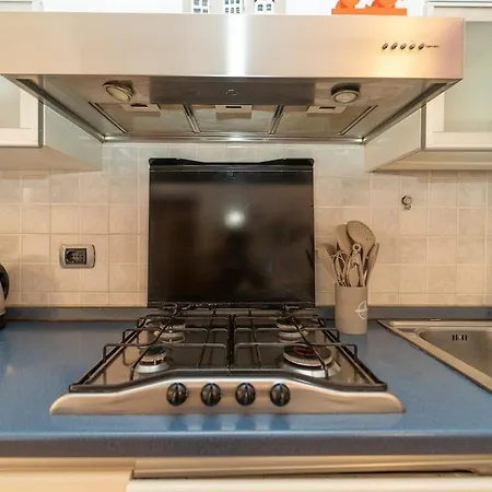 Three-room In The Heart Of * Milán