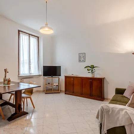 Bilocale Elegante E Luminoso In Via Gallura 公寓